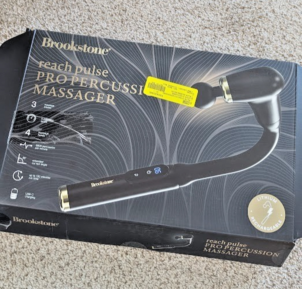 NEW Brookstone Reach Pulse Pro Percussion Massager 6 Speeds 4 Heads Battery NEW